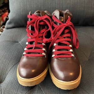Universal Thread hiking boots, brown leather, size 7.5